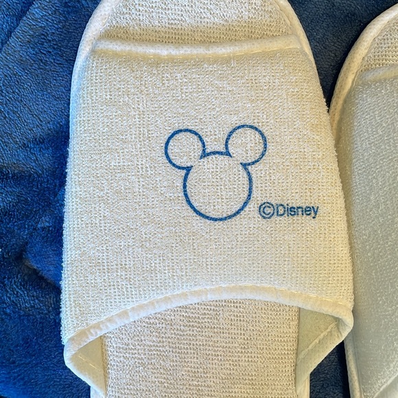 Disney Hong Kong Hollywood Hotel slippers and paper coaster and bag. - Picture 2 of 8